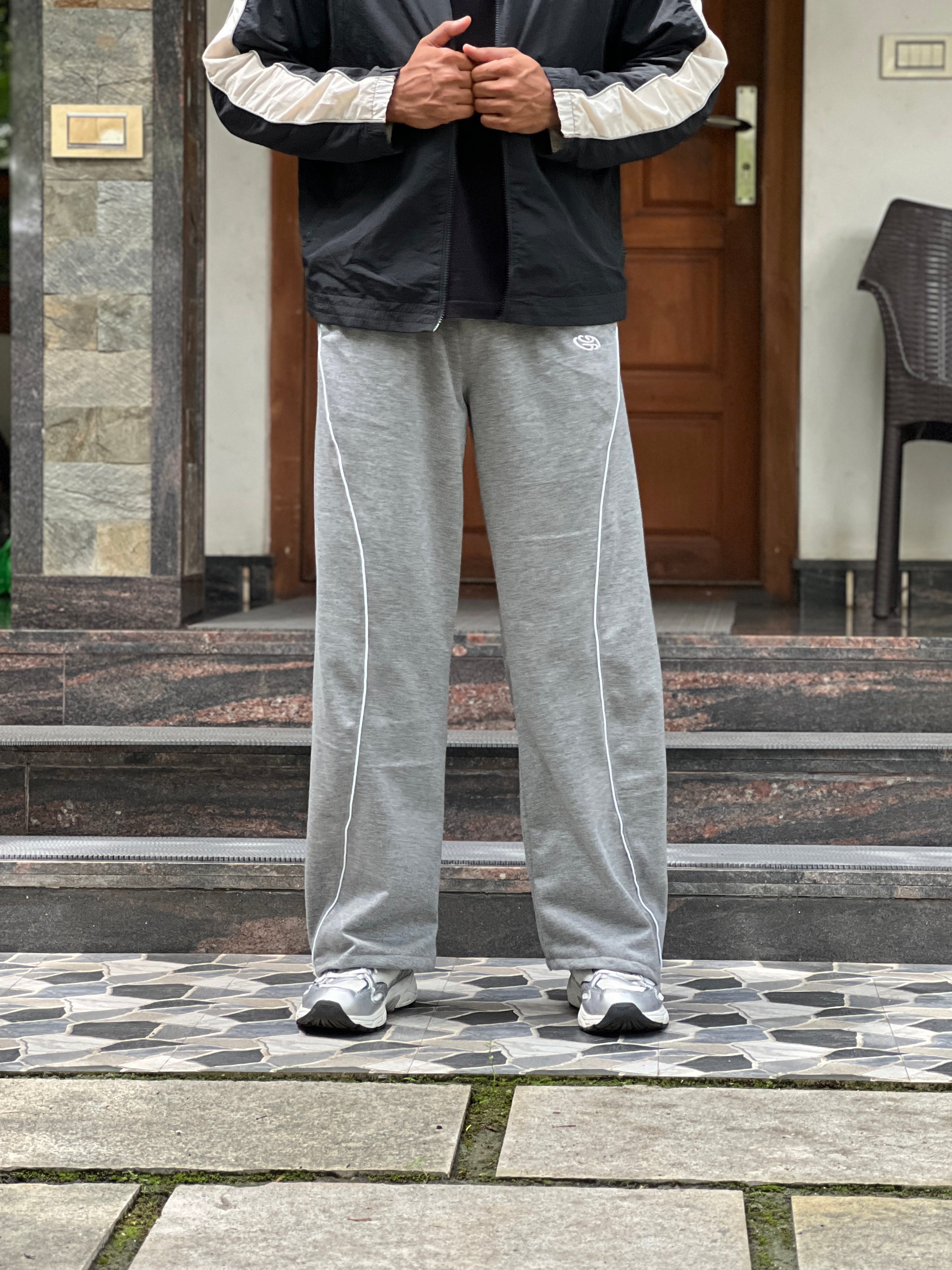LOOSE FIT SWEATPANTS-LIGHT GREY