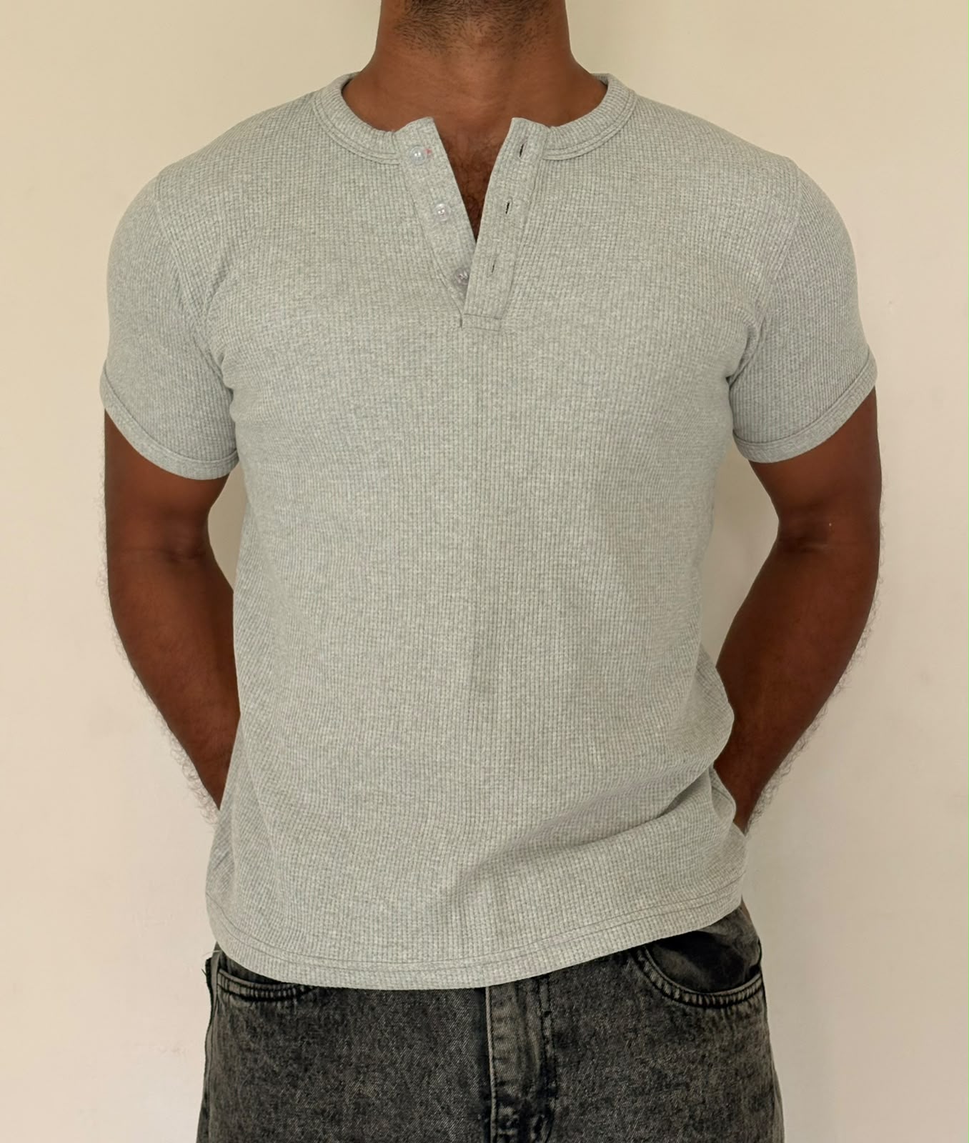 HENLEY HALF SLEEVE MUSCLE FIT - LIGHT GREY
