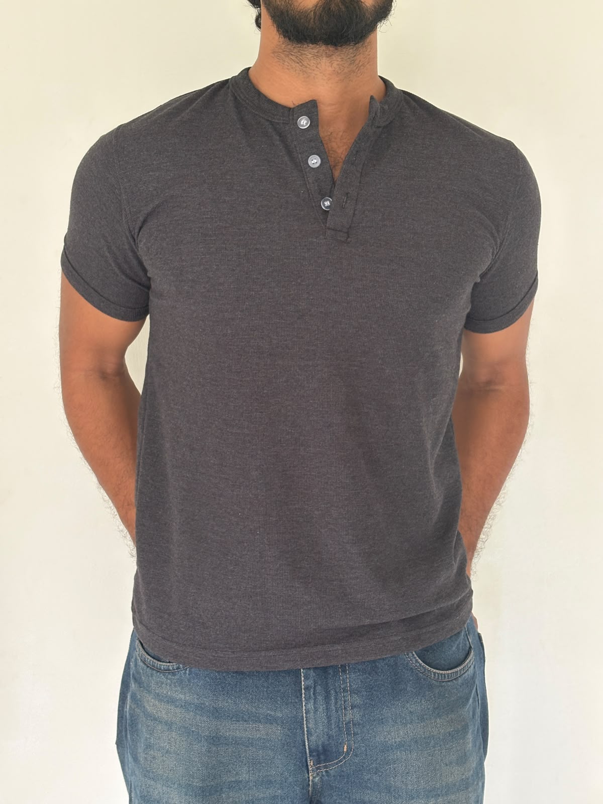 HENLEY HALF SLEEVE MUSCLE FIT - DUSTY BLACK